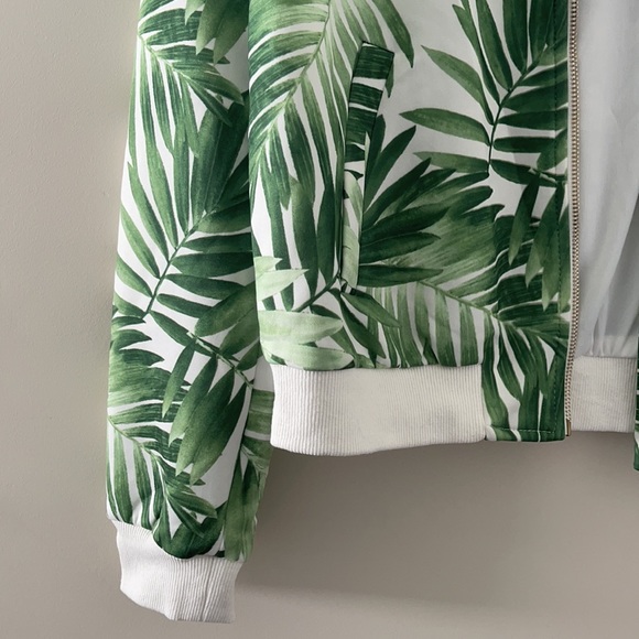 Forever 21 NWT green Palm Leaf Bomber Jacket - Med - Picture 7 of 10